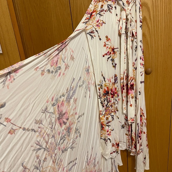 VICI Sweet Georgia Diana Floral Maxi Dress - Picture 5 of 8